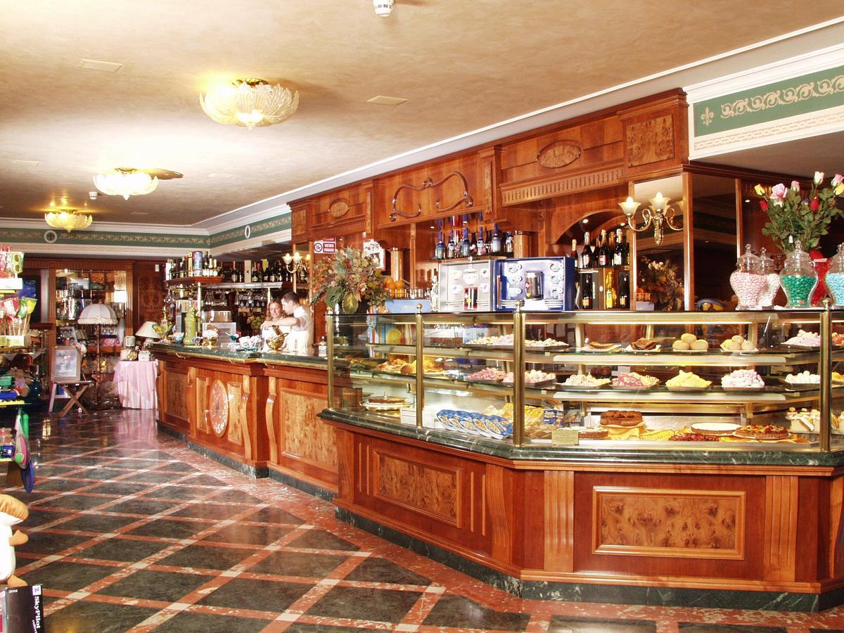 Al Boschetto Hotel Кастел Волтурно Екстериор снимка