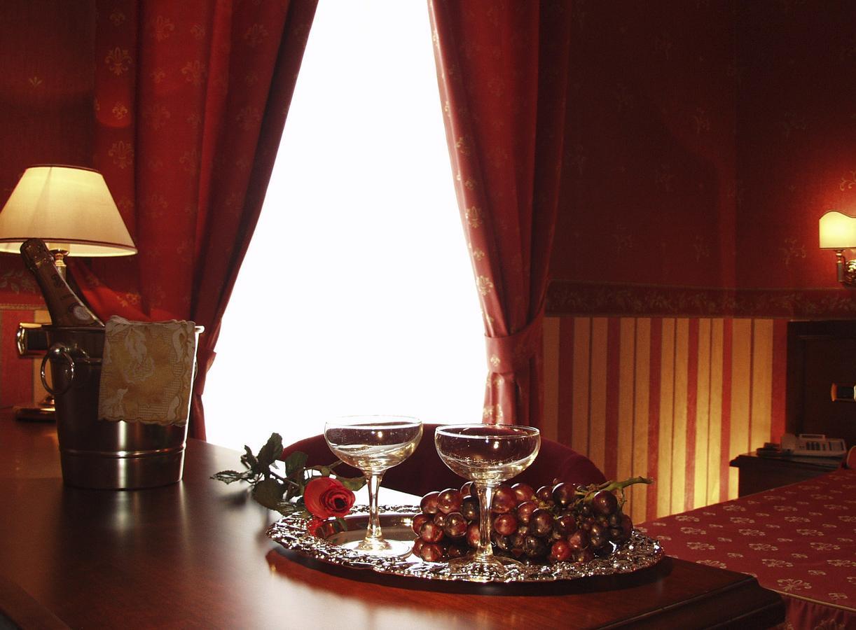 Al Boschetto Hotel Кастел Волтурно Екстериор снимка
