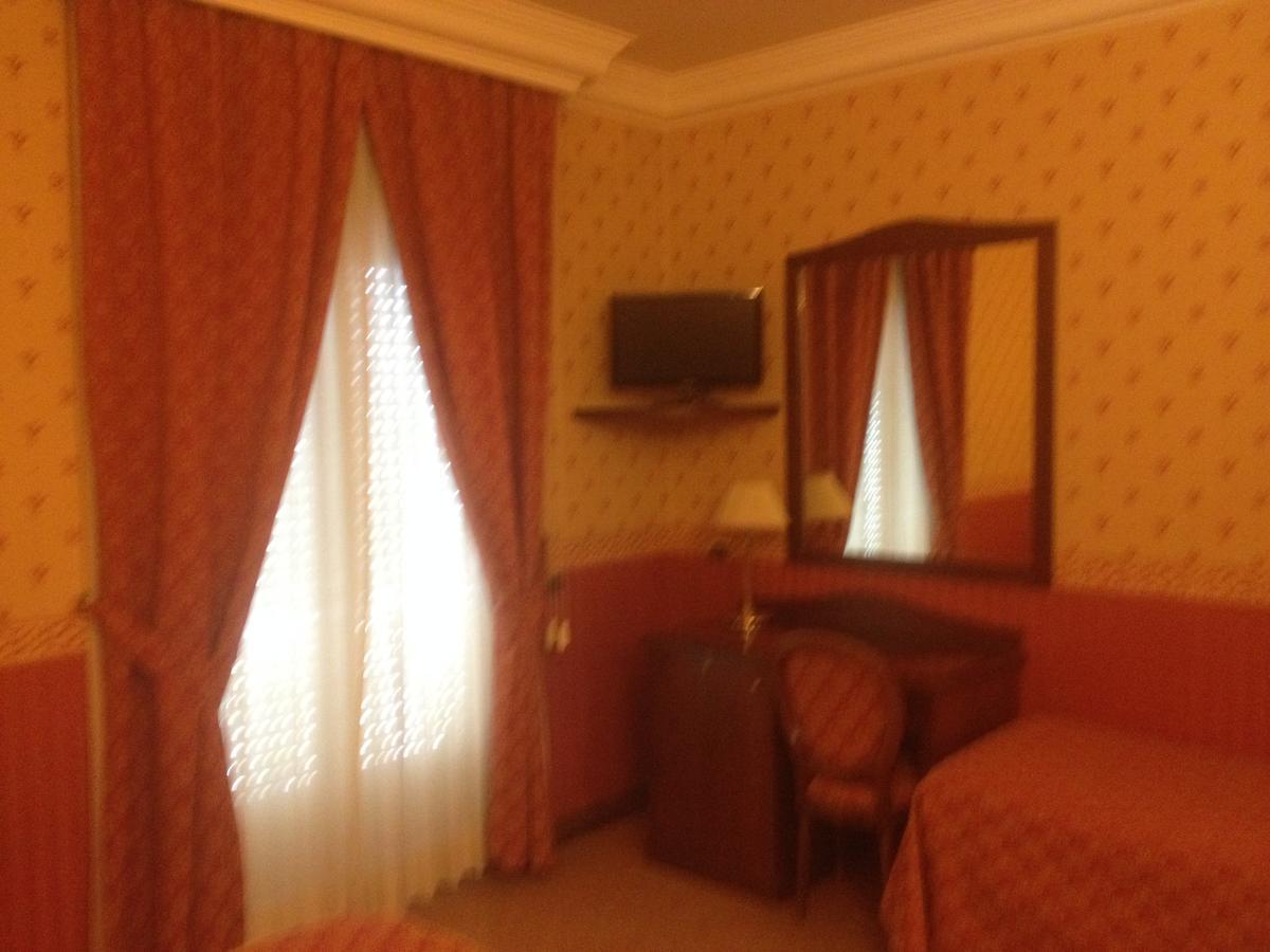 Al Boschetto Hotel Кастел Волтурно Екстериор снимка