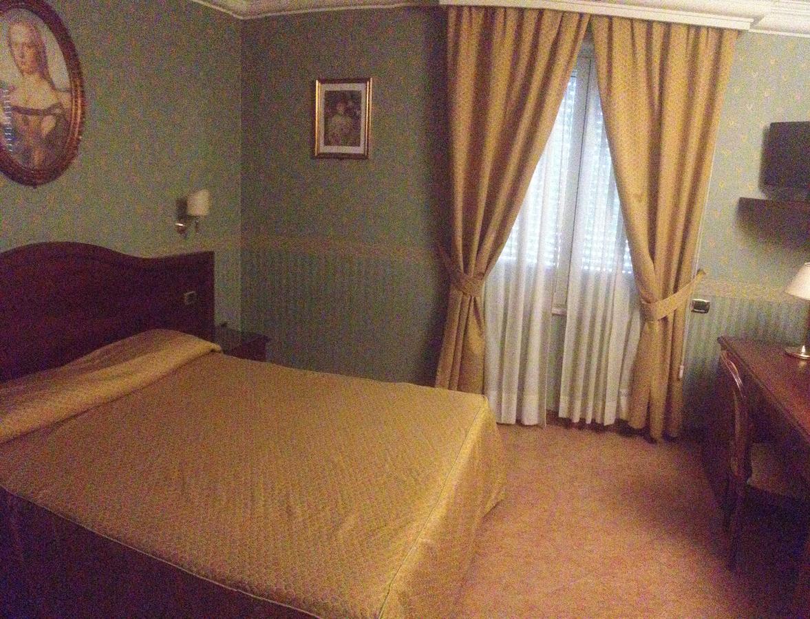 Al Boschetto Hotel Кастел Волтурно Екстериор снимка