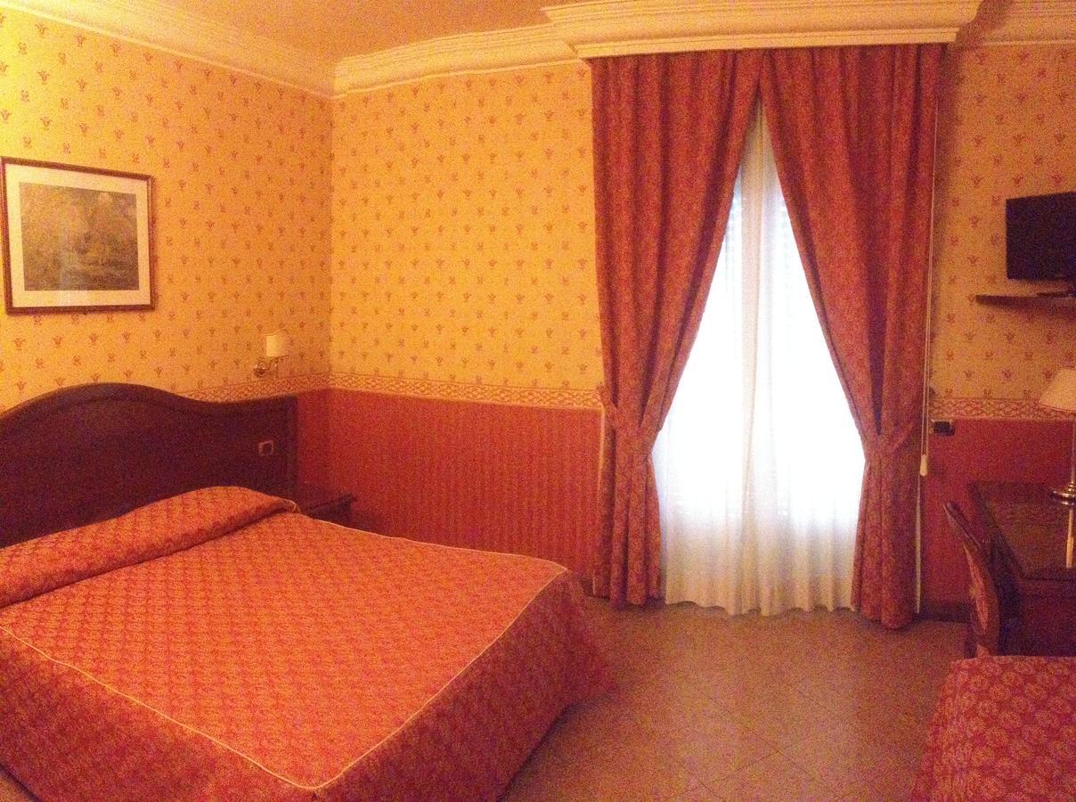 Al Boschetto Hotel Кастел Волтурно Екстериор снимка