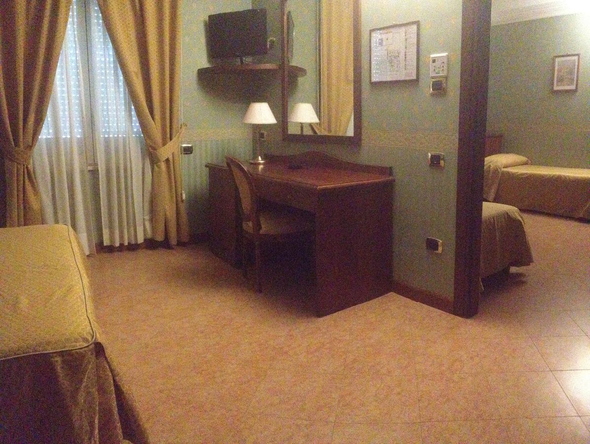 Al Boschetto Hotel Кастел Волтурно Екстериор снимка