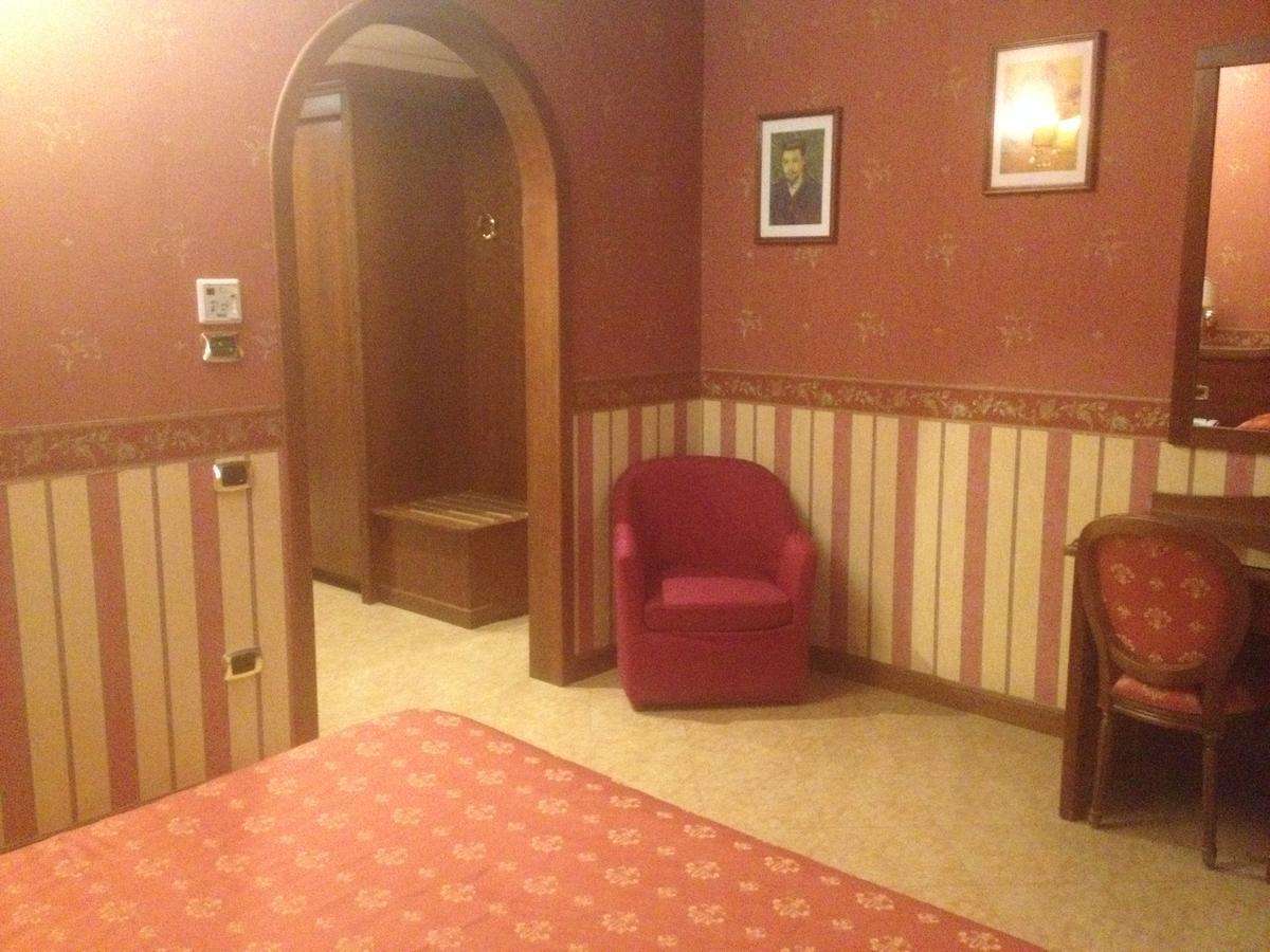 Al Boschetto Hotel Кастел Волтурно Екстериор снимка